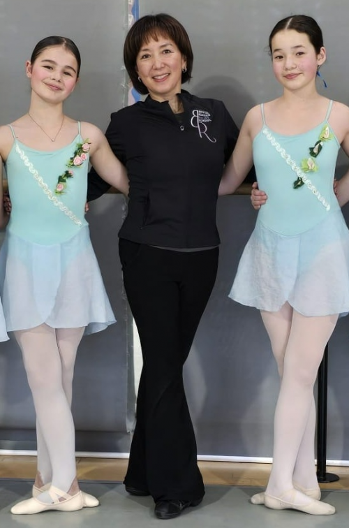 Chika Temma - RMB teacher