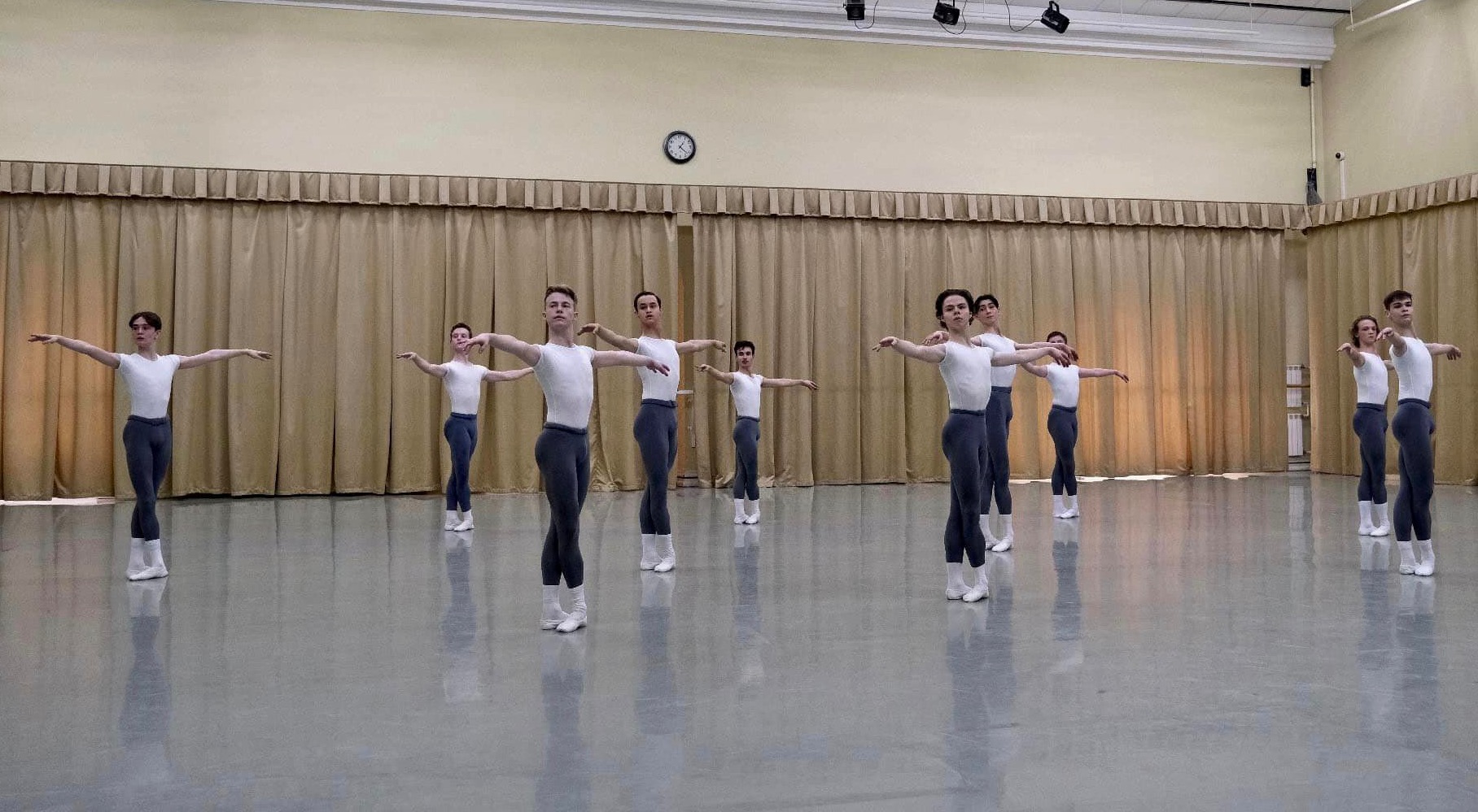 класс Алексея Ильина на экзамене