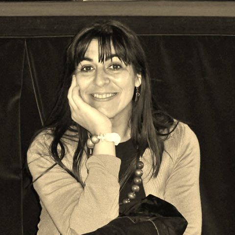 Dr. Ana Abad Carlés 
